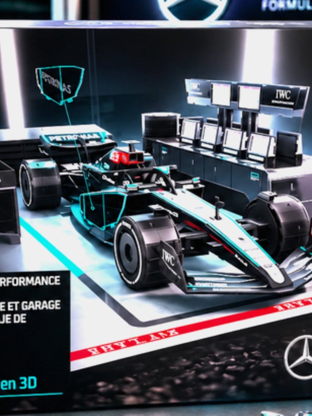 4D Build Mercedes AMG Petronas F1 W15 Car Garage 3D Puzzle 244pc LED New